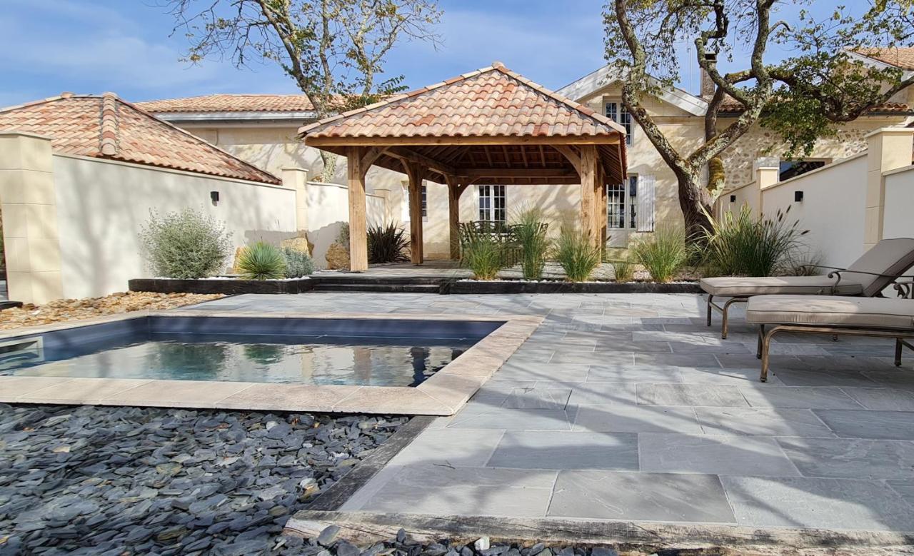 Dom Peyreton Prestige Cottages Set In A Charming Wine Property Villegouge Exterior foto